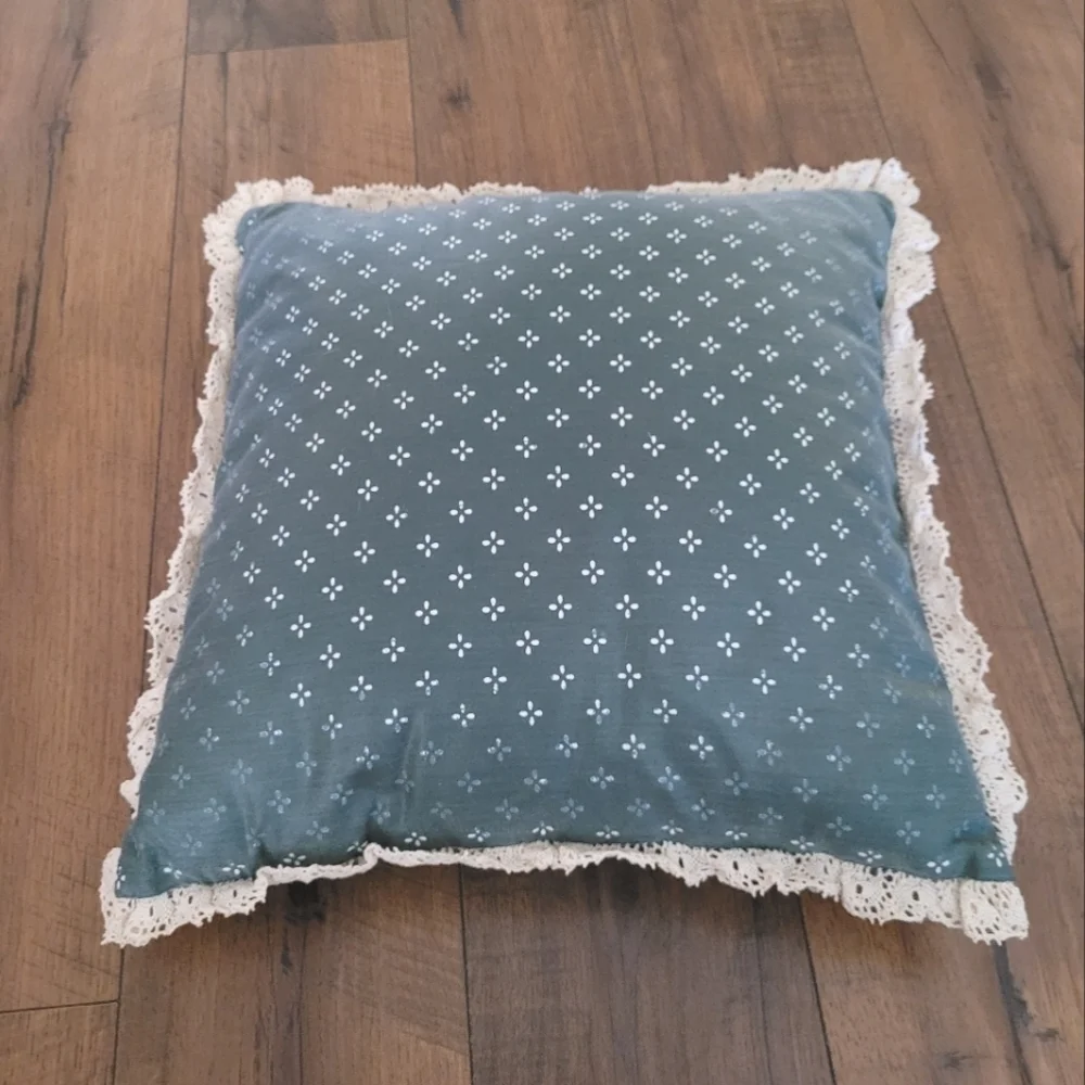 Vintage - Poplin & Pineapple Crochet‎ Pillow